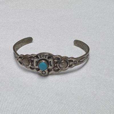 Mercury Dime Pendant, Sterling Jewelry, and Other Decorative Accessories (ST-DZ)