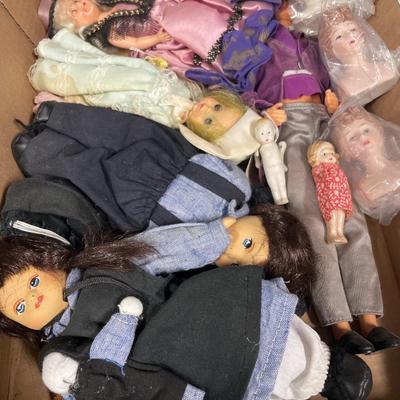 Mini dolls and busts