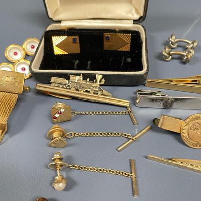 Tuxedo Buttons, Cufflinks, Pocket Knives & More, incl 14K (ST-SS)