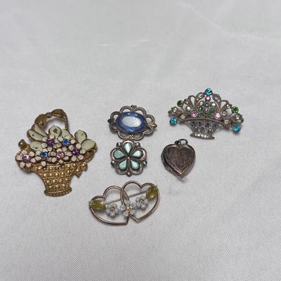 Vintage Folding Sports Glasses and Other Collectibles (ST-DZ)