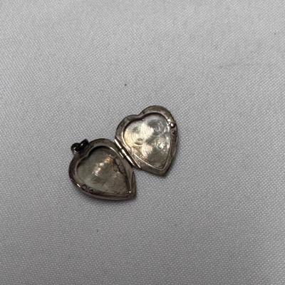 Vintage Folding Sports Glasses and Other Collectibles (ST-DZ)