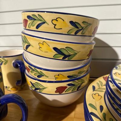 Pfaltzgraff Early Bird place setting for 4