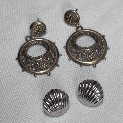 Collection of Complimentary Earrings (ST-DZ)