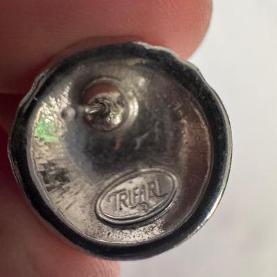 Collection of Complimentary Earrings (ST-DZ)