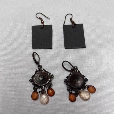 Collection of Complimentary Earrings (ST-DZ)