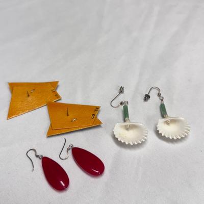 Collection of Complimentary Earrings (ST-DZ)
