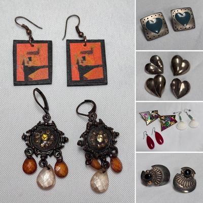 Collection of Complimentary Earrings (ST-DZ)