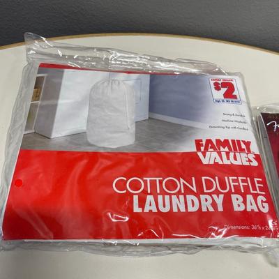 Guitar strings, laundry bag with hummingbird