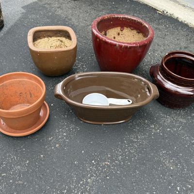 Lot of five planters