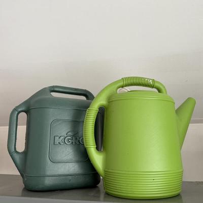 2 watering cans