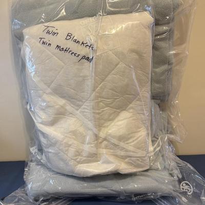 Twin Blanket and Mattress Pad