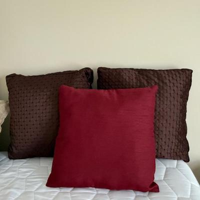 Set of three throw pillows