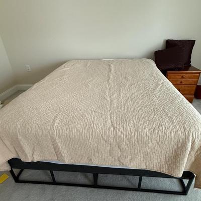 Pretty like new beige quilt, queen size