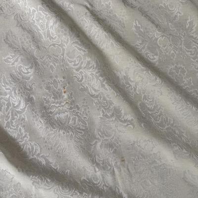 Light green tablecloth and napkins