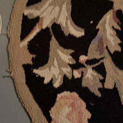 3’ round black floral Safavieh rug