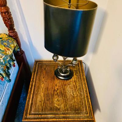 End Table w/ Lamp