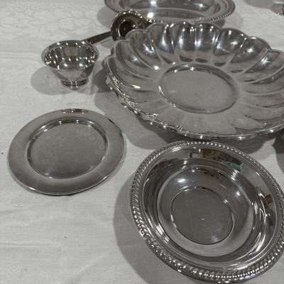 Lot 6 beautiful pieces of silver plate