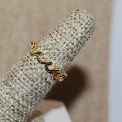 Size 5 Delicate Infinity Style "Ocean Waves" No Stones Ring on a Gold Tone Band (1.3g)