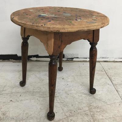 Vintage round pine end table