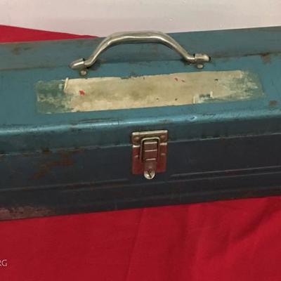 Vinatge metal tool box, blue rusty!!! 1960's 