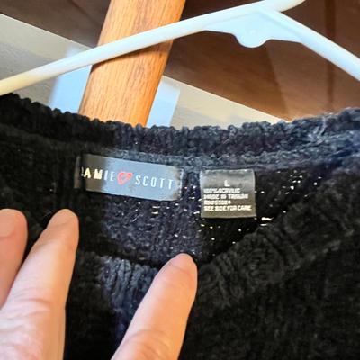 Lot 91 Ladies sweaters