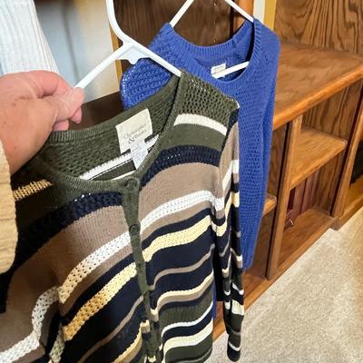 Lot 91 Ladies sweaters