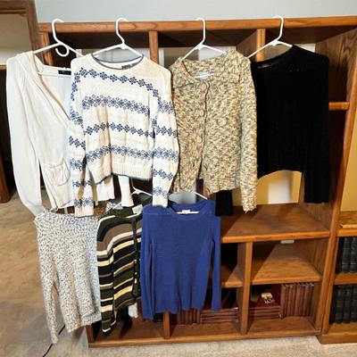 Lot 91 Ladies sweaters