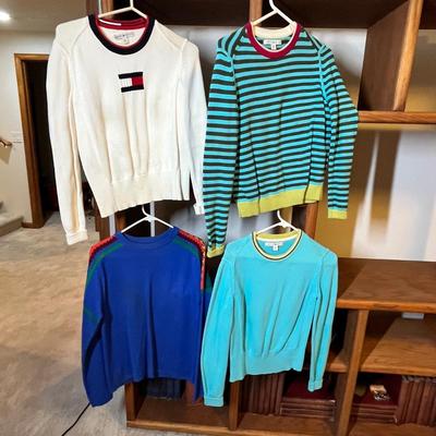 Lot 93 Tommy Hilfiger Sweaters
