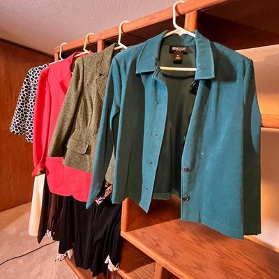 Lot 97 Women's Blazers & jackets
