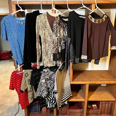 Lot 98 Large selection of ladies tops