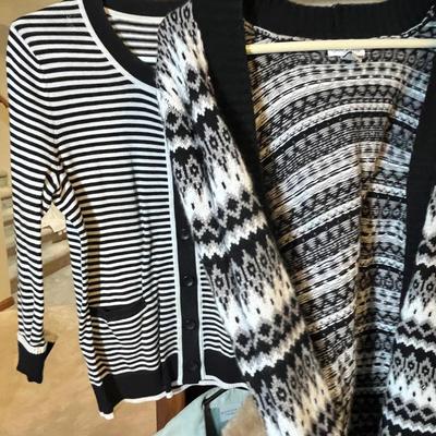 Lot 99 Womens sweaters