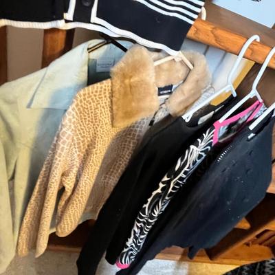 Lot 99 Womens sweaters