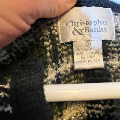 Lot 99 Womens sweaters
