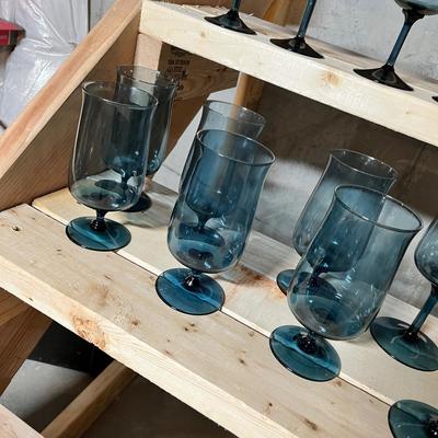 Lot 101 Lot of smokey blue wine & Iced Tea stems
