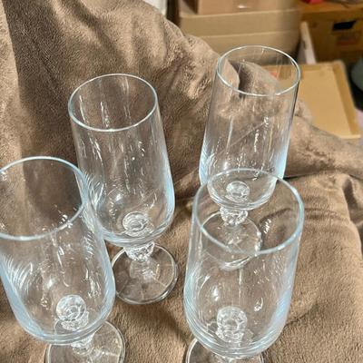 Lot 107 Assorted Crystal & Pink stemware