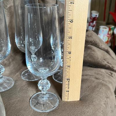 Lot 107 Assorted Crystal & Pink stemware