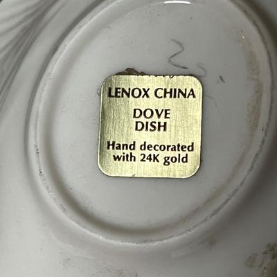 Lot 112 Lenox China pieces