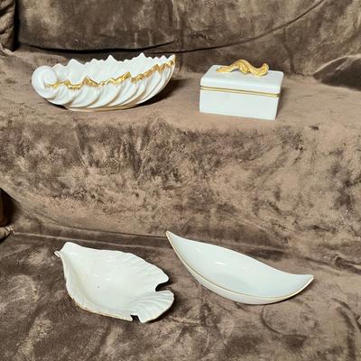 Lot 112 Lenox China pieces