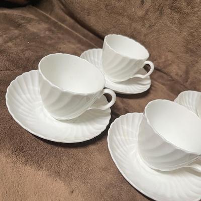 Lot 114 White - made in England cream and sugar set with two sizes of tea cups