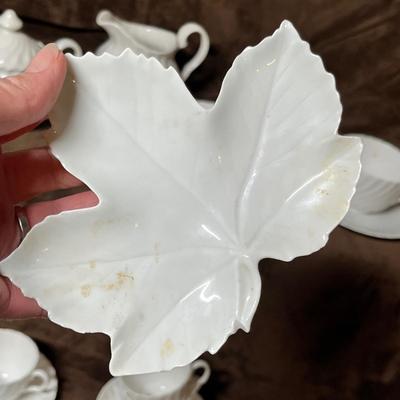 Lot 114 White - made in England cream and sugar set with two sizes of tea cups