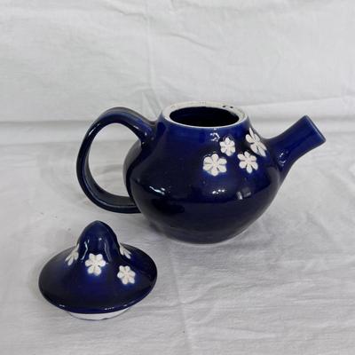 Earth-Toned Pottery (K-DZ)