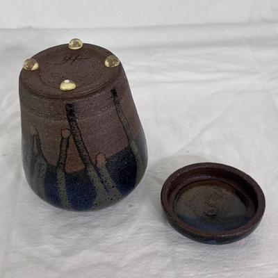 Earth-Toned Pottery (K-DZ)