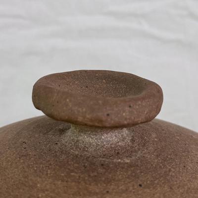 Earth-Toned Pottery (K-DZ)