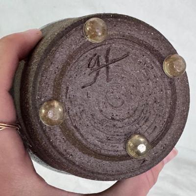 Earth-Toned Pottery (K-DZ)