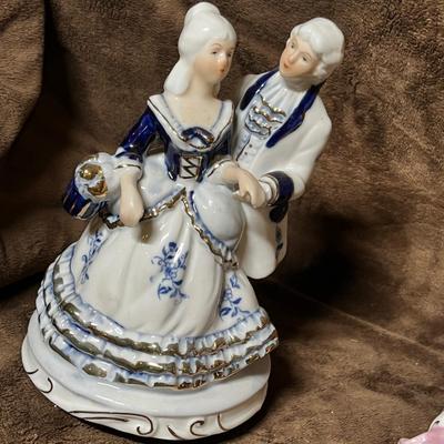 Lot 122 Lot of China figures