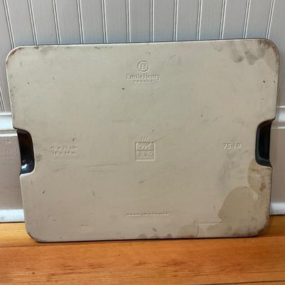 K1544 Emile Henry Ceramic French Grilling Plates and Two Blue Bowls