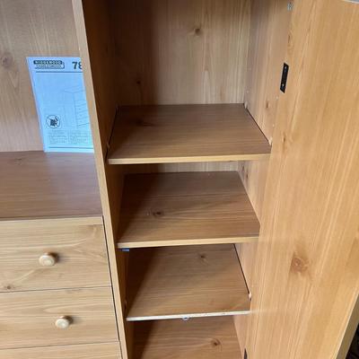 Ridgewood Charleswood 3-Drawer maple Dresser w Cabinet