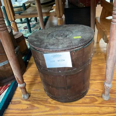 D1534 Vintage Firkin Bucket with Lid and Vintage Matchbook Matches