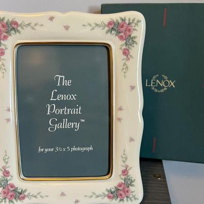 Collectibles Lot - Lenox, Delft, Royal Doulton, Capodimonte Porcelain