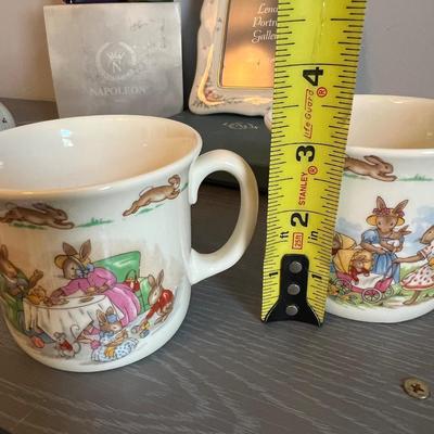 Collectibles Lot - Lenox, Delft, Royal Doulton, Capodimonte Porcelain